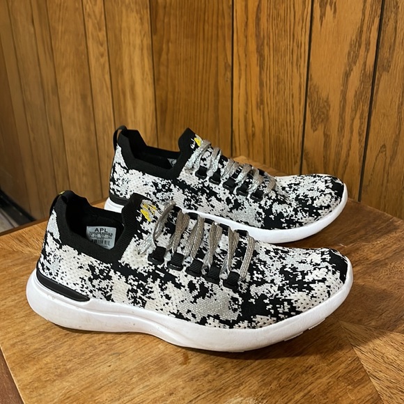 APL"Athletic Propulsion Lab Lululemon Techloom Breeze Camo -Black & White - Picture 2 of 13